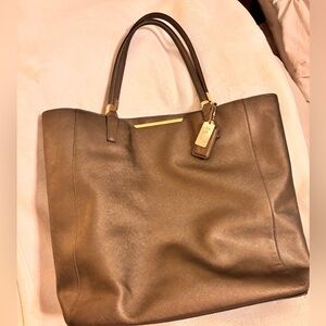 Elegant Brown Leather Tote Bag - Coach